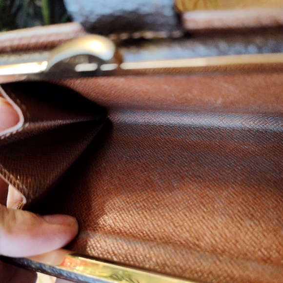 Louis Vuitton mono kiss lock wallet - Picture 8 of 8